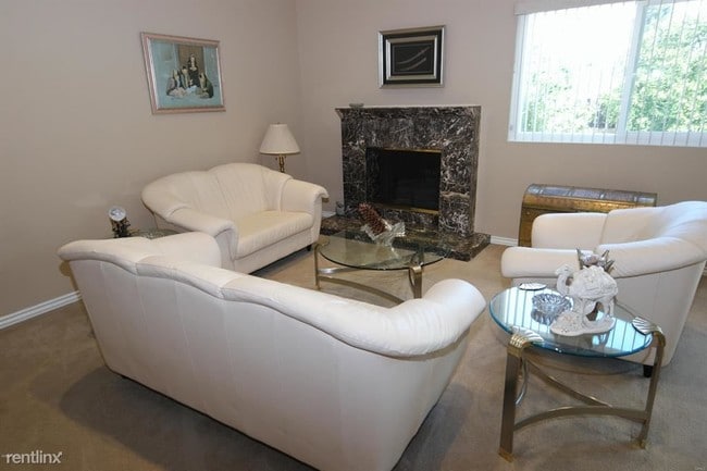Foto del edificio - 4 br, 2 bath House - 877 Ballina Ct