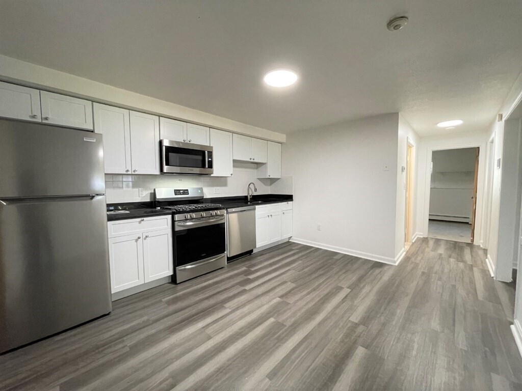 Foto principal - 805 Haverhill St