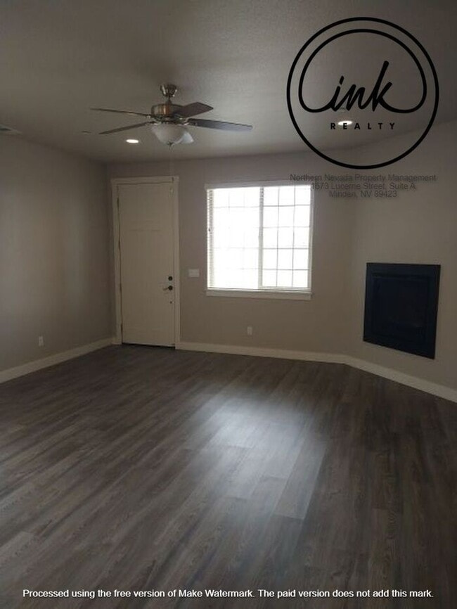 Building Photo - Townhome in Minden