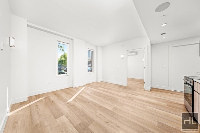 Building Photo - 91 Bruckner Blvd