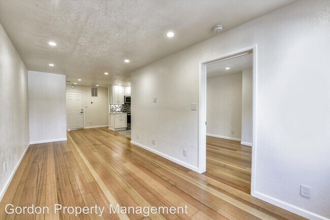 Foto del edificio - 1 br, 1 bath Apartment - 3679 20th Street