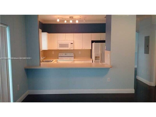 Building Photo - 5640 NW 115th Ct