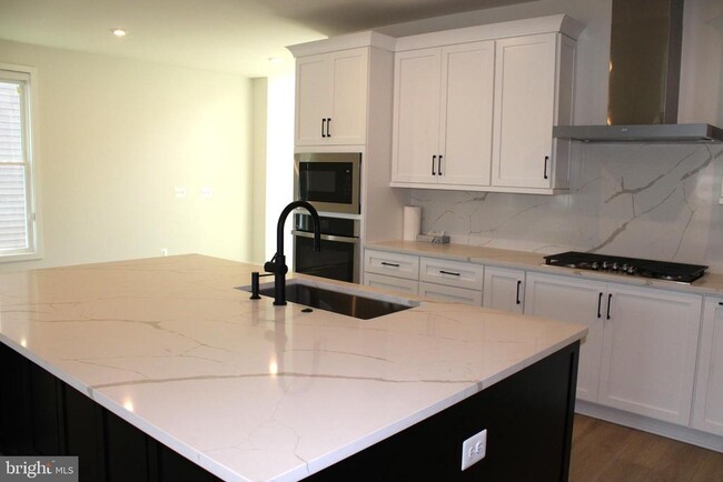 Building Photo - 41887 Night Nurse Cir
