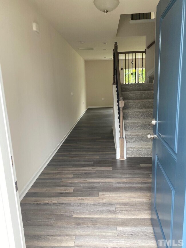 Building Photo - 1110 Tigerlily Way