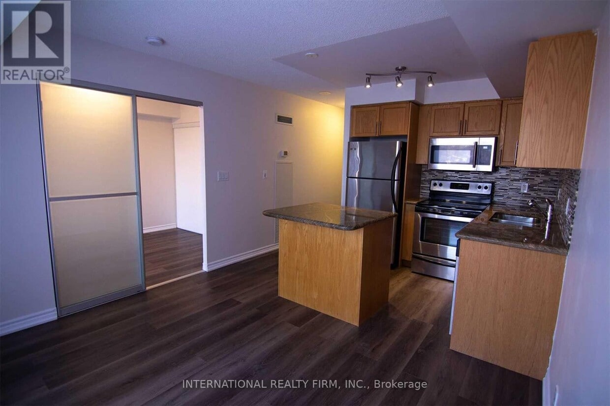 Photo du bâtiment - 18 Harding Blvd