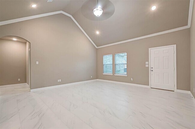 Foto del edificio - 421 N Amherst Dr