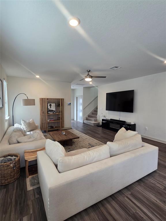 Foto del edificio - 7517 Smallwood Dr