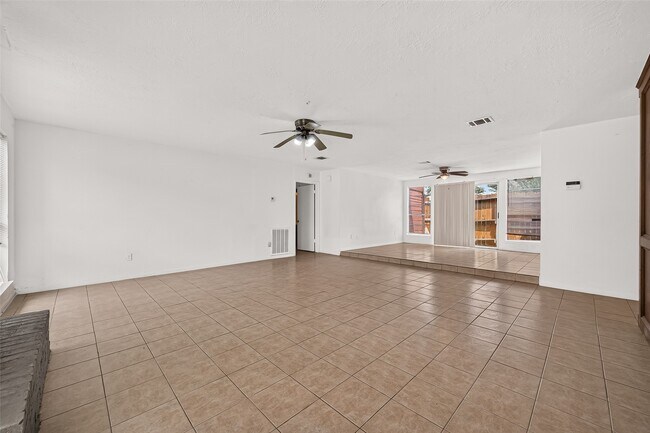 Foto del edificio - 2523 Creekway Cir