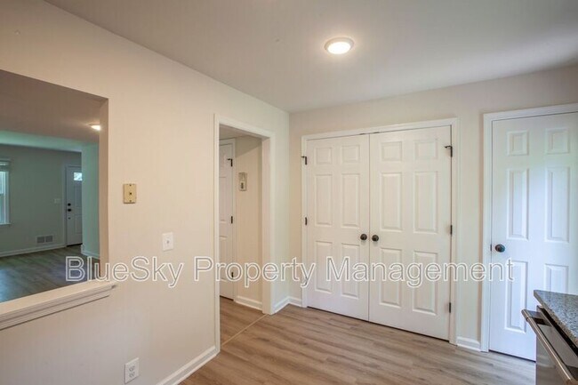 Foto del edificio - 247 Stribling Ave