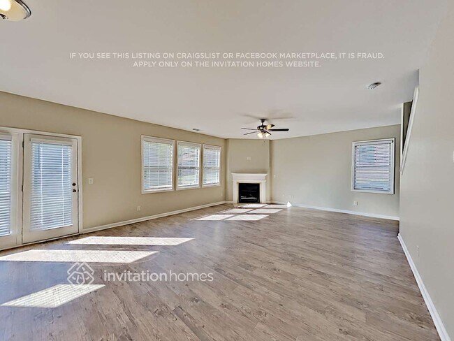 Foto del edificio - 348 Silverwood Dr