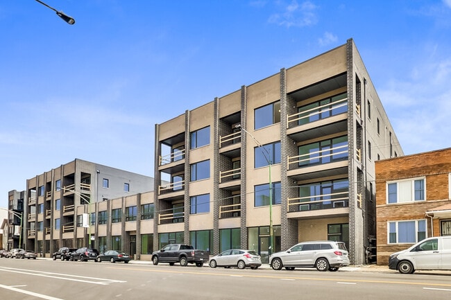 Building Photo - 2827 N Clybourn Ave
