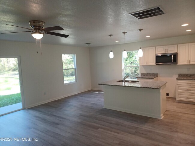 Foto del edificio - 4840 Kenneth St