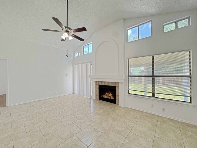 Building Photo - 10203 Sunset Field Dr