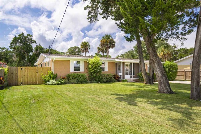 Building Photo - 451 Arricola Ave