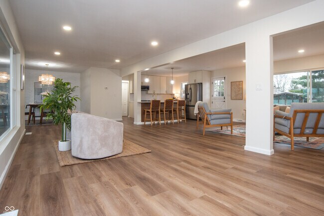 Foto del edificio - 6337 Cardinal Ln