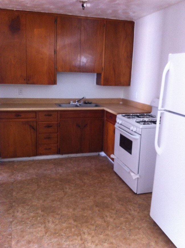 Foto del edificio - 2703 Ridgeway Dr