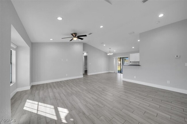 Building Photo - 919 NE 35th Ln