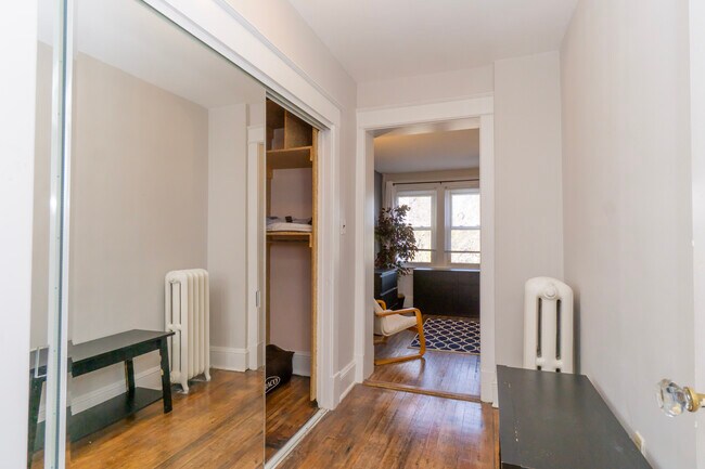 Foto del edificio - 5309 7th St NW