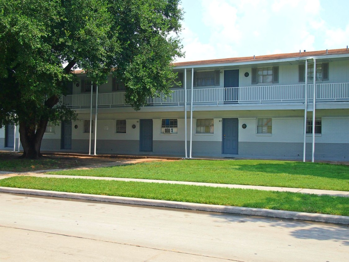 Primary Photo - 5107 Browncroft St