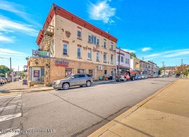 Building Photo - 1102 Jackson St