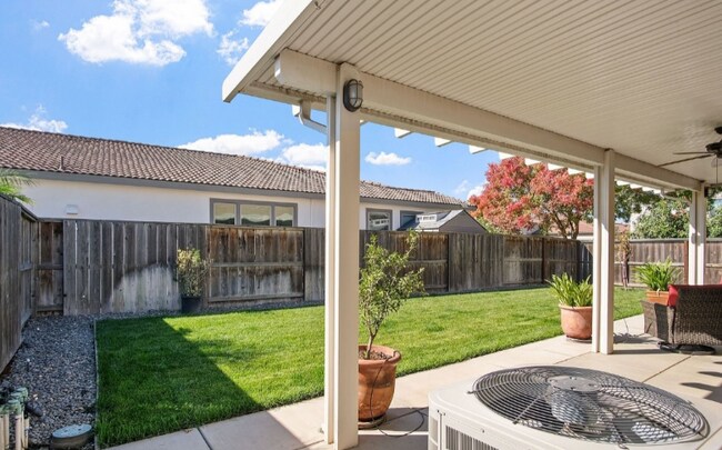 Foto del edificio - 602 Criolla Dr