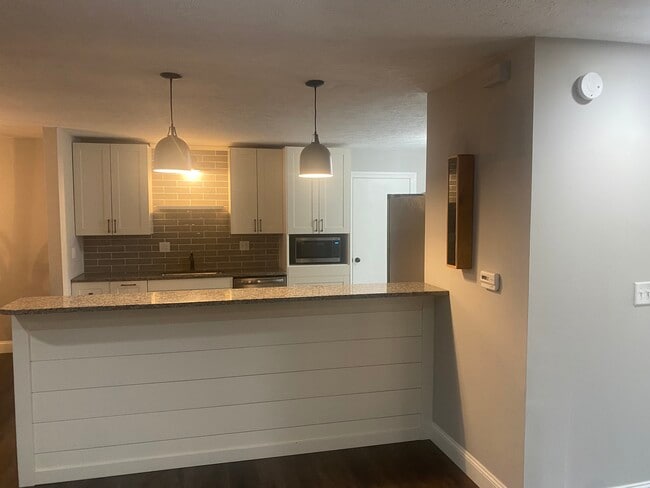 Building Photo - 125 Cypress Point Dr
