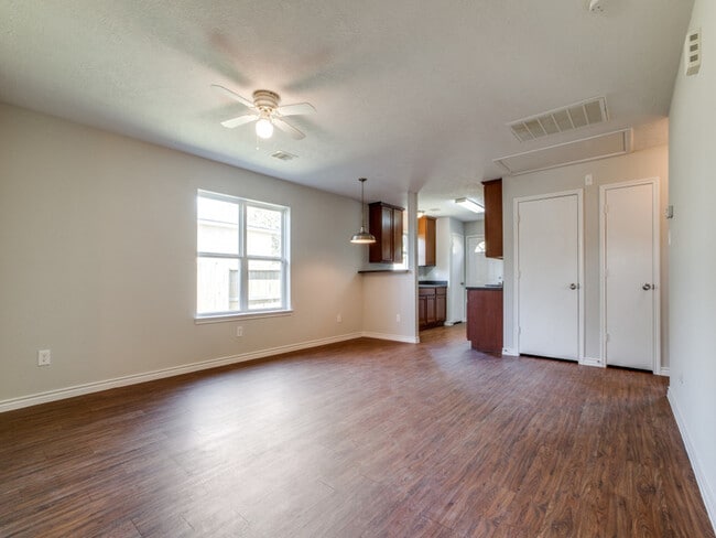 Building Photo - 8009 Sexton St