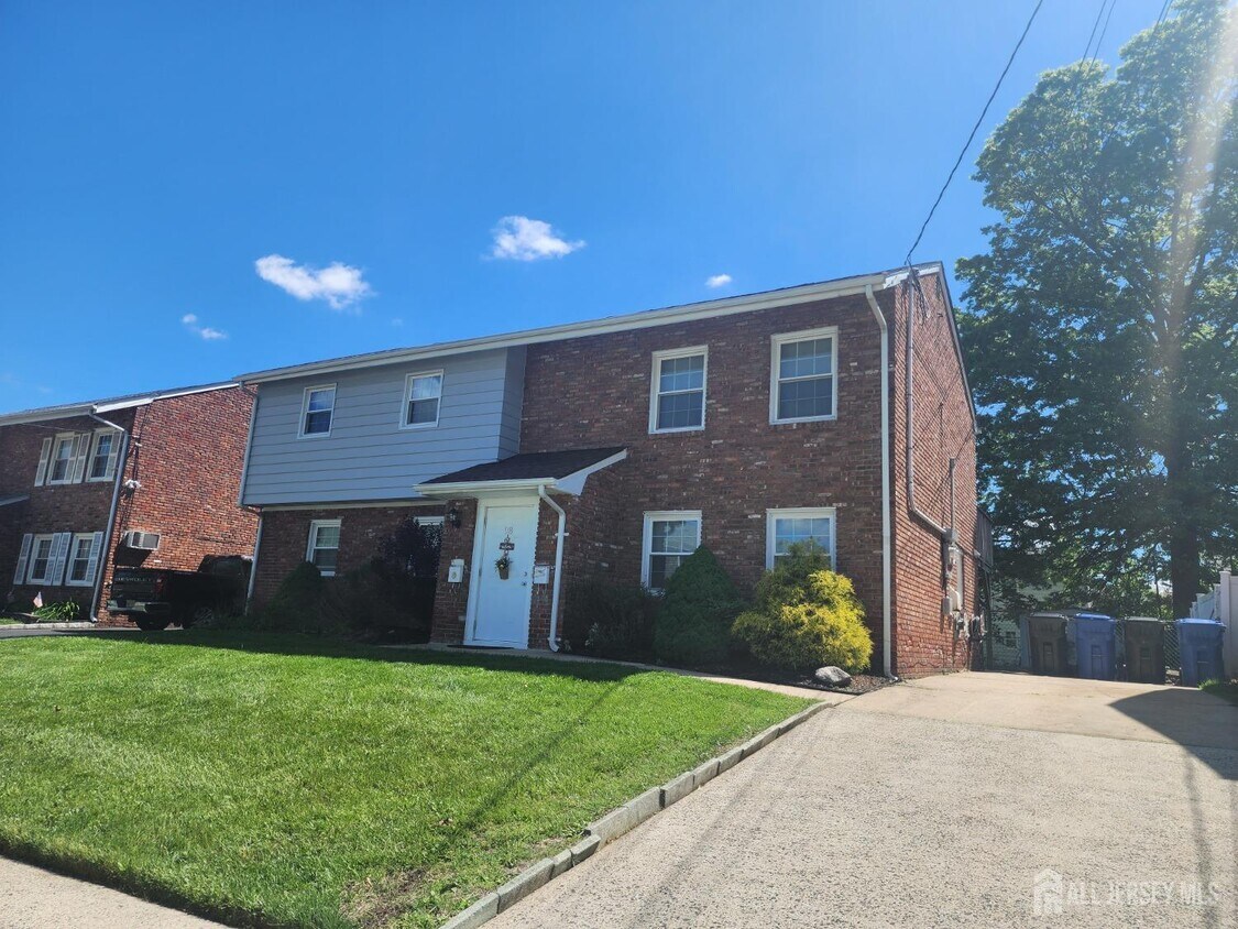 Foto principal - 98 Garfield Ave