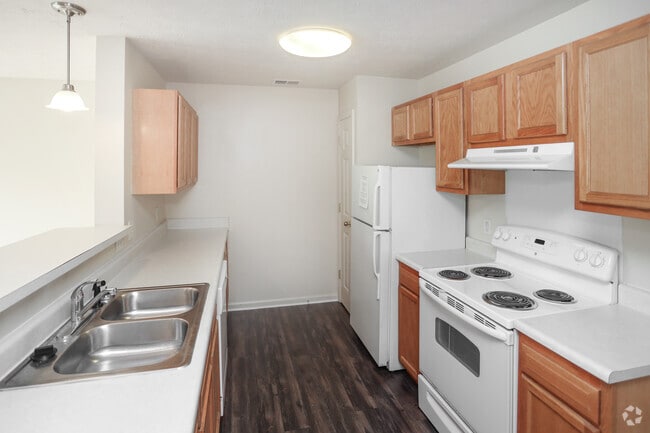 2BR, 2BA - 1085 SF - Forest Ridge