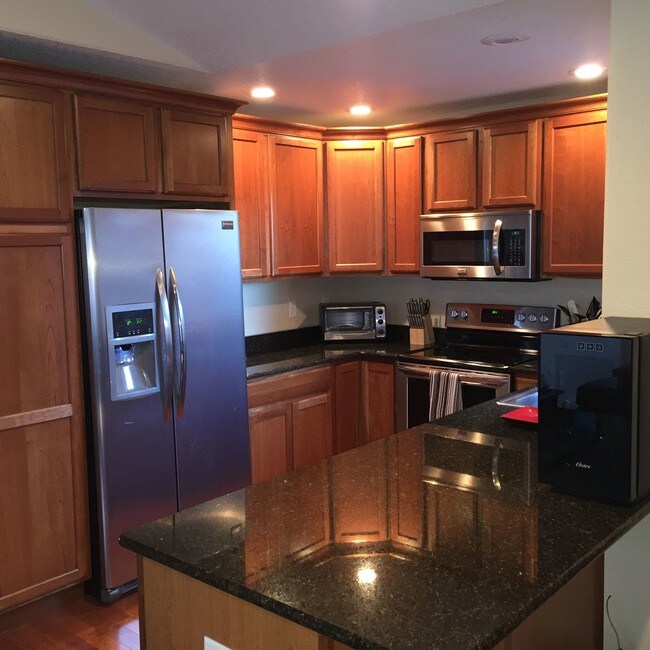 Stainless Steel Appliances - 410 Appletree Ct