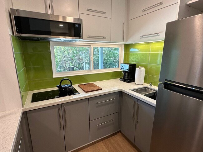 Foto del edificio - 4298 Avon Dr