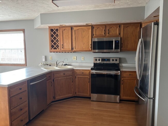 Foto del edificio - 3-Bed 2-Bath Fenced Yard Ranch Home