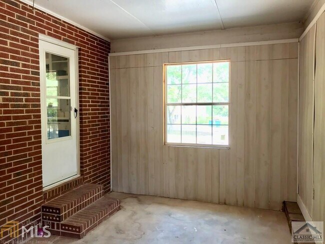 Building Photo - 1145 Lavender Rd