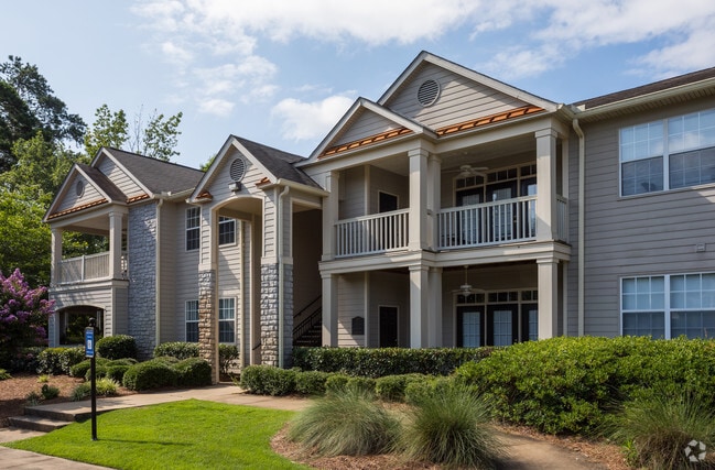 Building Photo - Greystone at Columbus Park