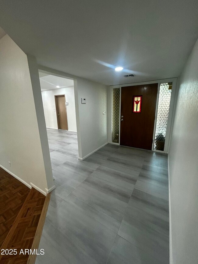 Foto del edificio - 1536 W Glenn Dr