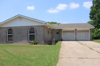 Building Photo - 4221 Bonaparte Blvd