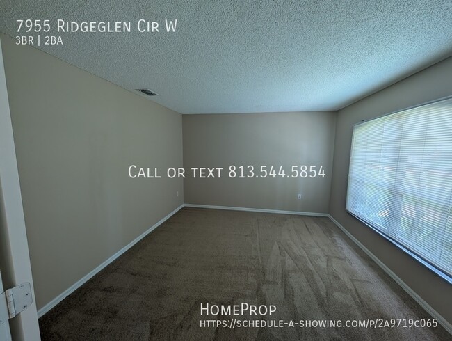 Foto del edificio - 7955 Ridgeglen Cir W