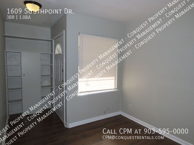 Foto del edificio - 1609 Southpoint Dr