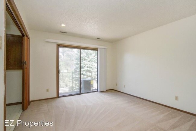 Building Photo - 1 br, 1 bath Apartment - 515 S 4th St