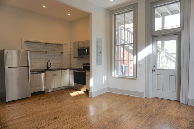 Foto del edificio - 552 E Liberty