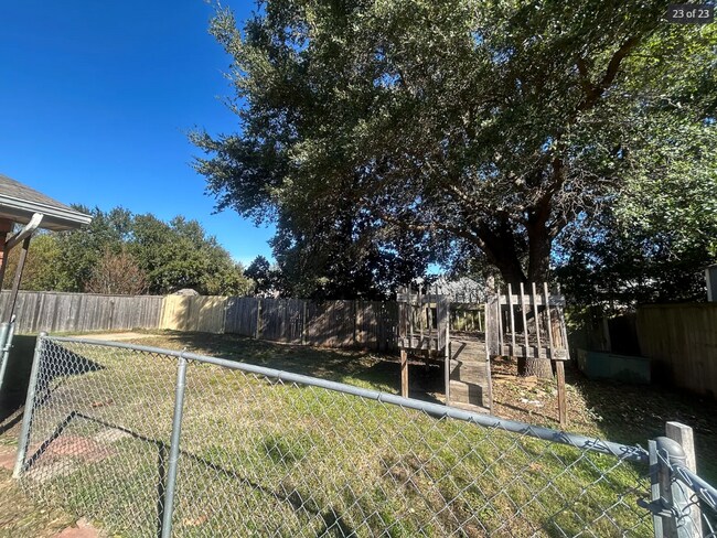 Foto del edificio - 2801 Meadowview Dr