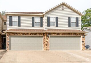 Building Photo - 2110 E Cinnamon Way