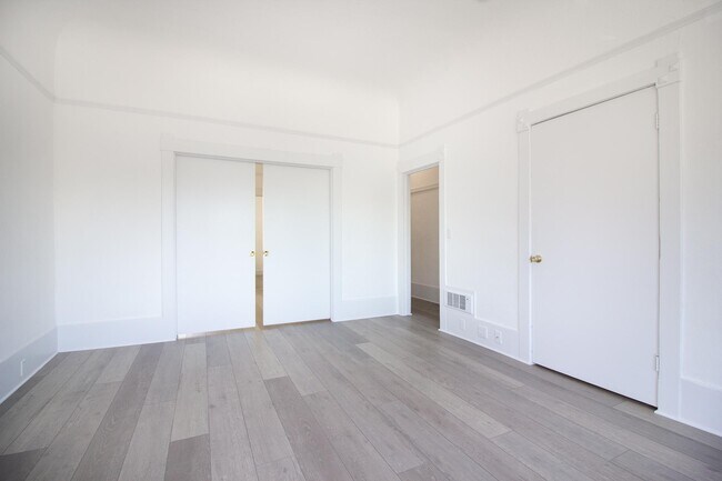 Building Photo - 643 Webster