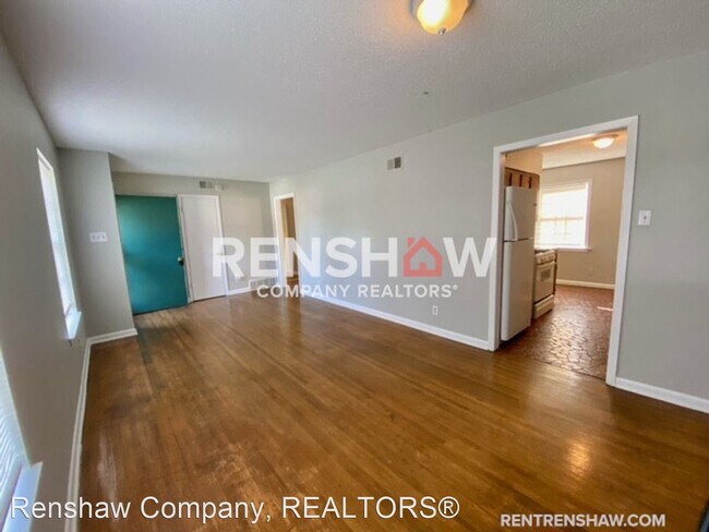 Building Photo - 3 br, 1.5 bath House - 895 W. Marigold Ln