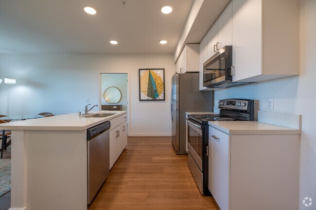 2BD, 2BA 874SF Kitchen - Eight Mile House Apartments