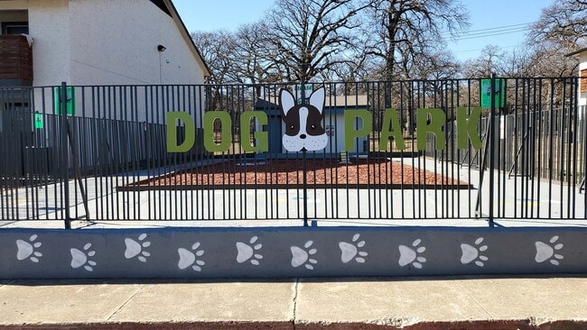 Building Photo - Parkside Arlington