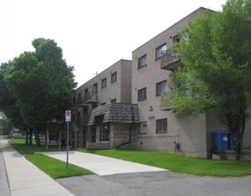 Building Photo - Thomas Apartments