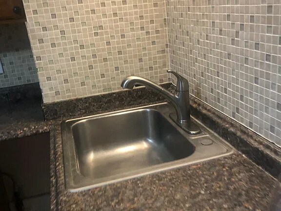 Foto del edificio - 122 Barton Ave