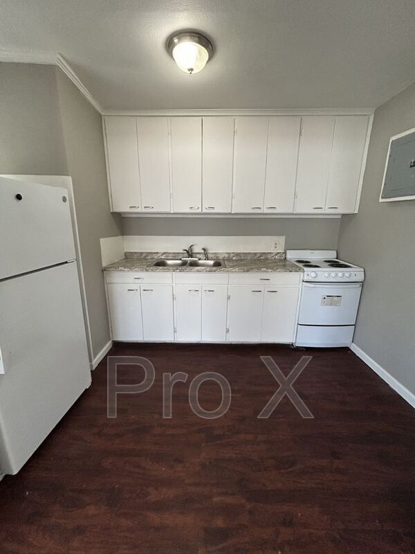 Foto del edificio - 126 E 13th St