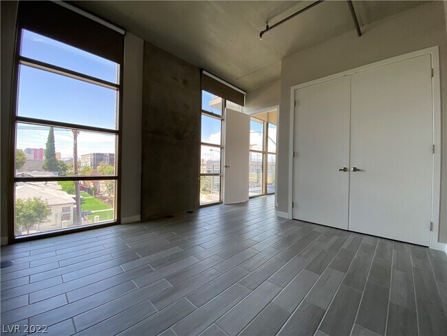 Foto del edificio - 353 E Bonneville Ave
